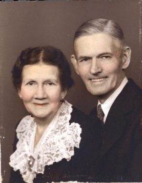 Dr. Reverend John R. Gunn and Nellie.png